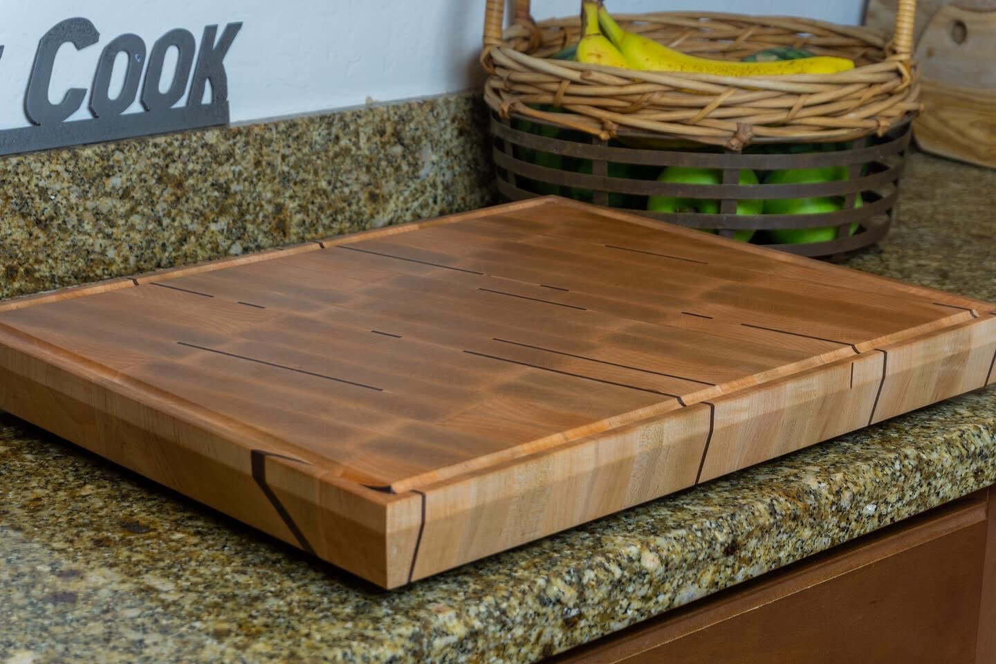 cutting-board-left-side-walnut