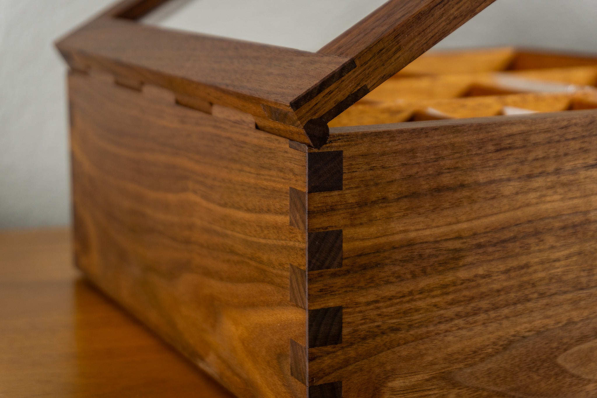 andra-box-rear