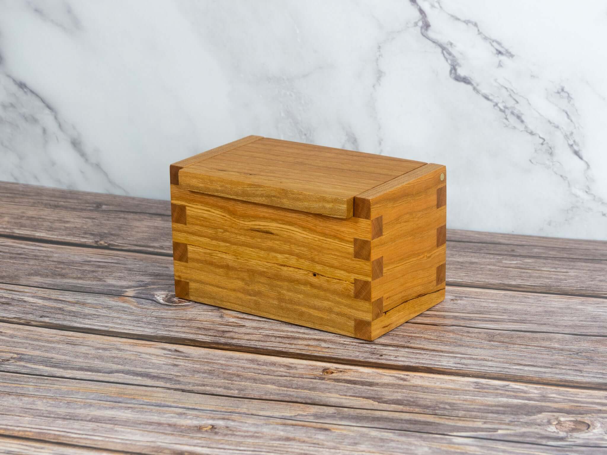 salt-cellar-cherry-closed